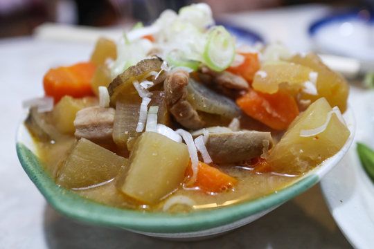 A typical izakaya dish, giblet stew
