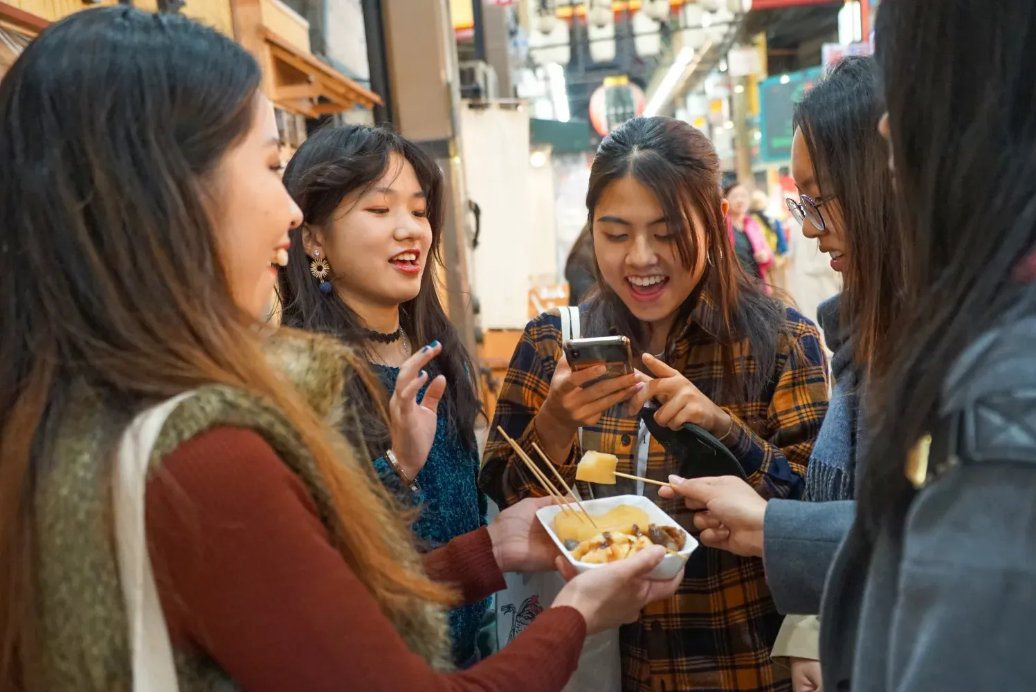 Kuromon Market Walking Street Food Tour